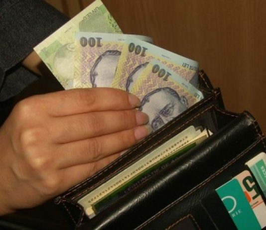 I-a furat banii din portofel. Bărbat de 32 de ani, reținut de polițiști