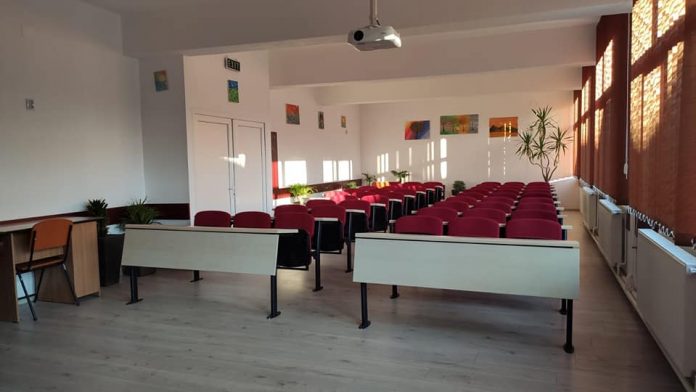 școli