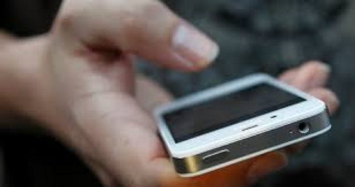 furt telefoane